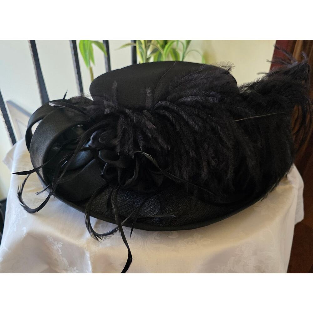 NWT Elite Champagne black sun hat, whimsical‎ ribbon and feathers